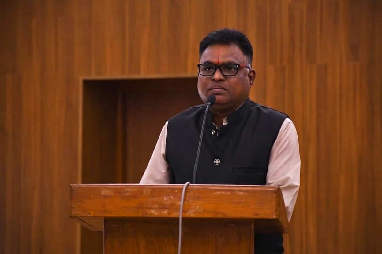 DR P SHANMUGAM ,MA.Mphil,PhD. Principal. Meenakshi Ammal college of arts and sciences, Uthiramerur